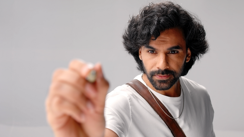 UNIQ - Curves for Today